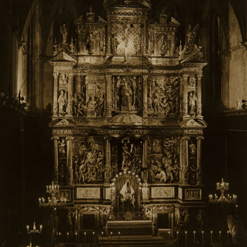image for: Pere Català Pic - L&#039;altar major de Sant Joan ha estat restaurat i il·luminat adequadament per a estotjar com cal la Verge de la Candela - 1931