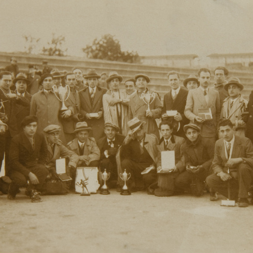 image for: Pere Català Pic - Carreres de bicicletes, atletisme, tir de colom... El vallenc és l&#039;home que treballa i que juga - 1931
