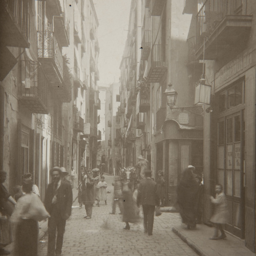 image for: Adolf Mas  - Carrer de l'Oli - Anterior a 1911