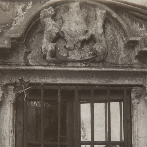 image for: Adolf Mas  - Finestra interior de la casa núm. 25 del carrer dels Mercaders - Anterior a 1911