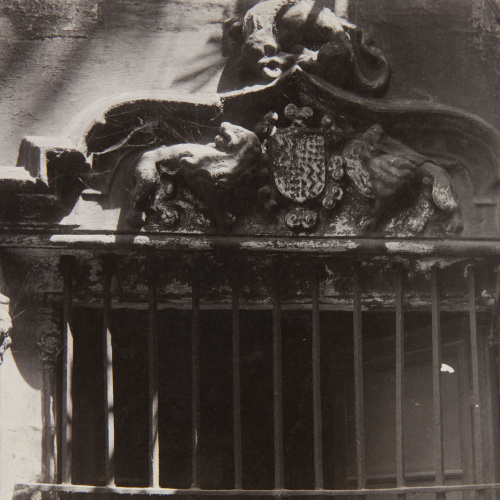 image for: Adolf Mas  - Finestra interior de la casa núm. 25 del carrer dels Mercaders - Anterior a 1911