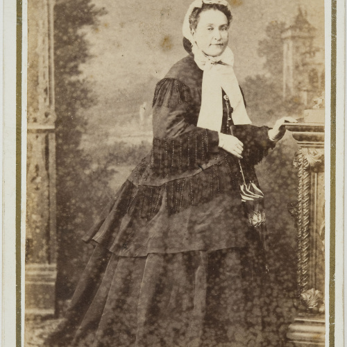 image for: Napoleón. Establecimiento de daguerrotipo y fotografía. Barcelona - Retrat de dona - Cap a 1860