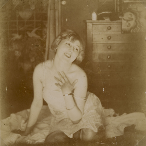 image for: Emili Vilà  - France Dhélia (fotografia model per a cartell) - Entre 1920-1930