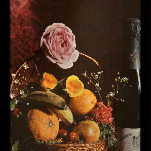 image for: Francesc Carrera Bou - Natura morta amb fruita, flors i ampolla de xampany - Cap a 1922-1926