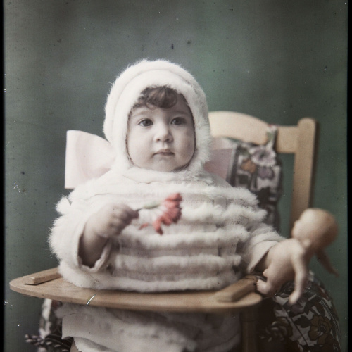 image for: Francesc Carrera Bou - Retrat de Maria Lluïsa Carrera Faura, néta de l'artista - Cap a 1925