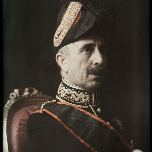 image for: Francesc Carrera Bou - Retrat d&#039;home amb uniforme militar - Cap a 1924