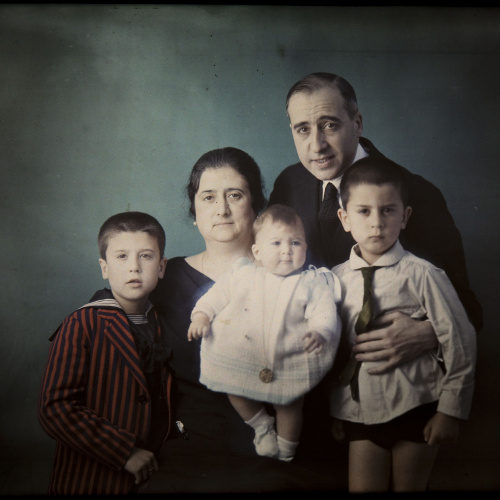 image for: Francesc Carrera Bou - Retrat de la família Carrera Faura - Cap a 1924
