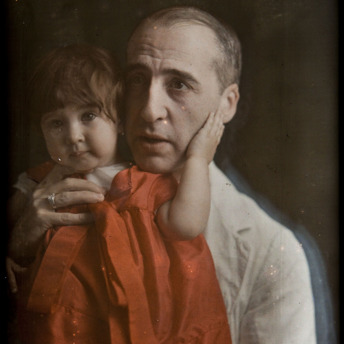 image for: Francesc Carrera Bou - Retrat de Víctor Carrera Fontserè amb la seva filla Maria Lluïsa Carrera Faura, néta de l&#039;artista - Cap a 1925