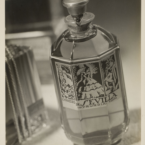 image for: Ramon Batlles - Fotografia publicitària per a Myrurgia. Colònia «Embrujo de Sevilla» - Cap a 1930