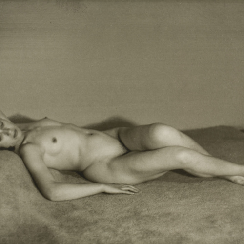image for: Otho Lloyd - Woman Lying (Dona ajaguda) - Cap a 1946