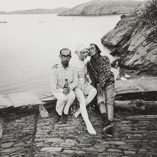 image for: Elsa Peretti - Salvador Dalí, Natacha i Oriol Maspons a Cadaqués - 1966