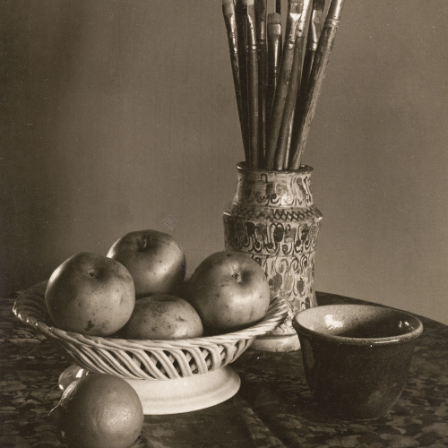 image for: Otho Lloyd - Natura morta - Cap a 1945