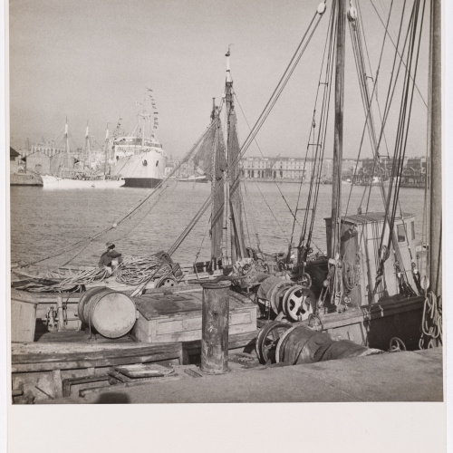 image for: Otho Lloyd - Port de Barcelona - 1948