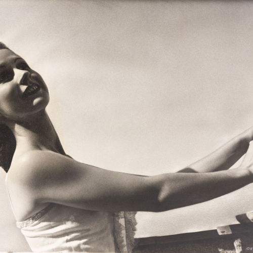 image for: Otho Lloyd - Retrat de noia - Cap a 1944-1950